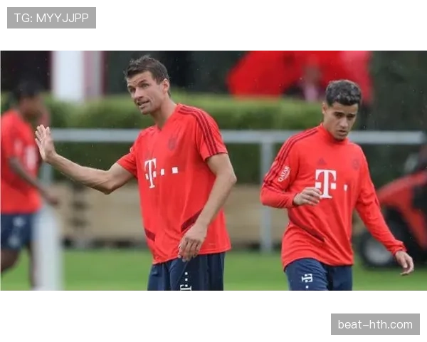 穆西亚拉 vs 穆勒:前场多面手的位置传承与战术适配差异 穆西亚拉 vs 穆勒:前场多面手的位置传承与战术适配差异